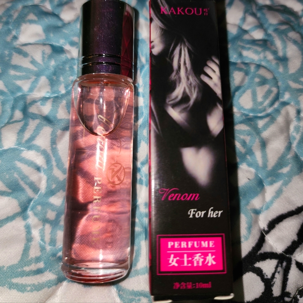 Brand NEW!!!!! Never Opened!!!!VIRAL Pheromone Perfume for Her
